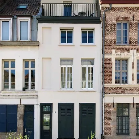 Little Plaza Apartment